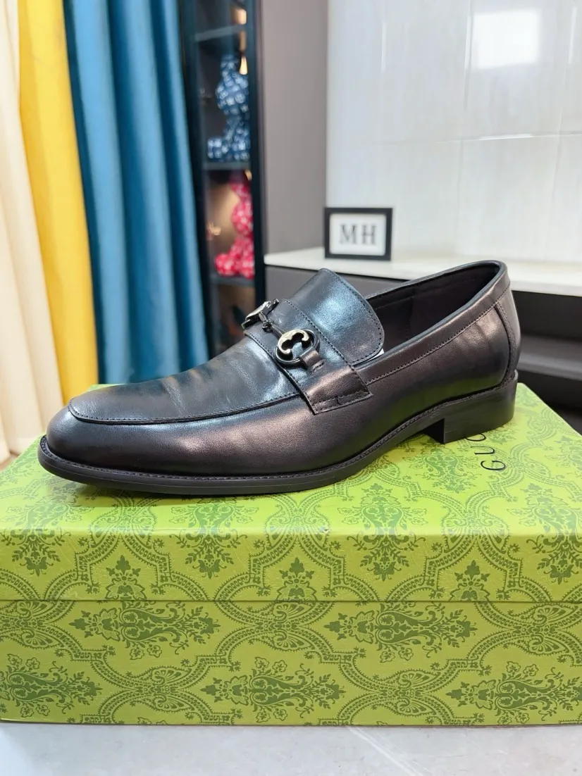 Men's shoes 💰500🌹🌹[GUCCI Gucci] A new style of formal men's leather shoes is coming ~ The original quality upper is made of Italian cowhide➕The leather is soft and delicate, comfortable and soft. The top layer of genuine leather, rubber wear-resistant outsole, the shoe shape is dignified and domineering, and the luxury charm is not concealed! The natural and free nouveau riche leads the trend. Code number: 38-44